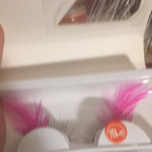 YI Feng exaggeration  feather lashes Eyelashes